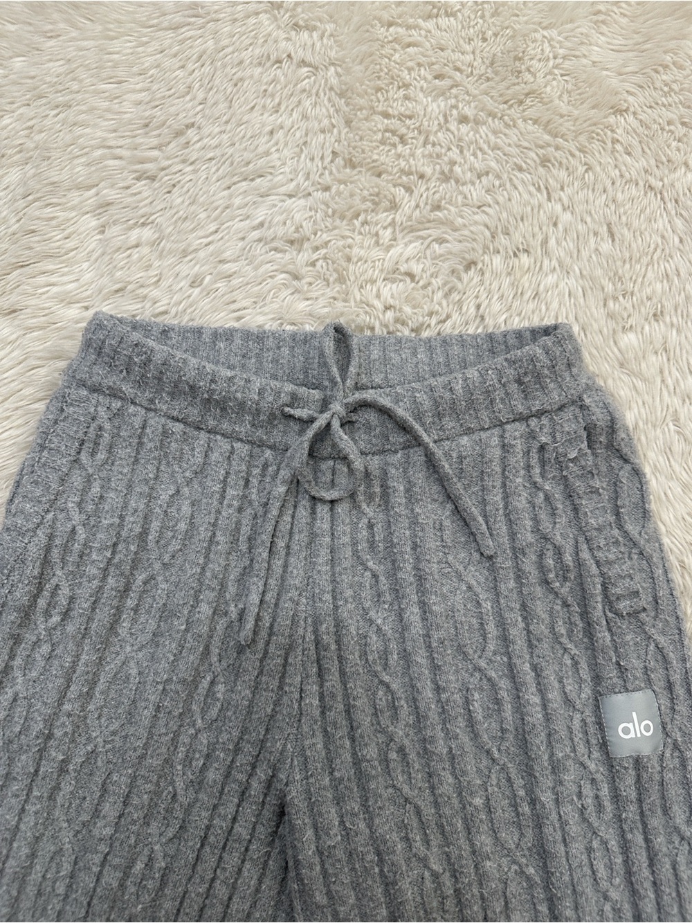 ALO Yoga Cable knit Winter Bliss hoodie & Bliss Pant Matching Set - Picture 12 of 16